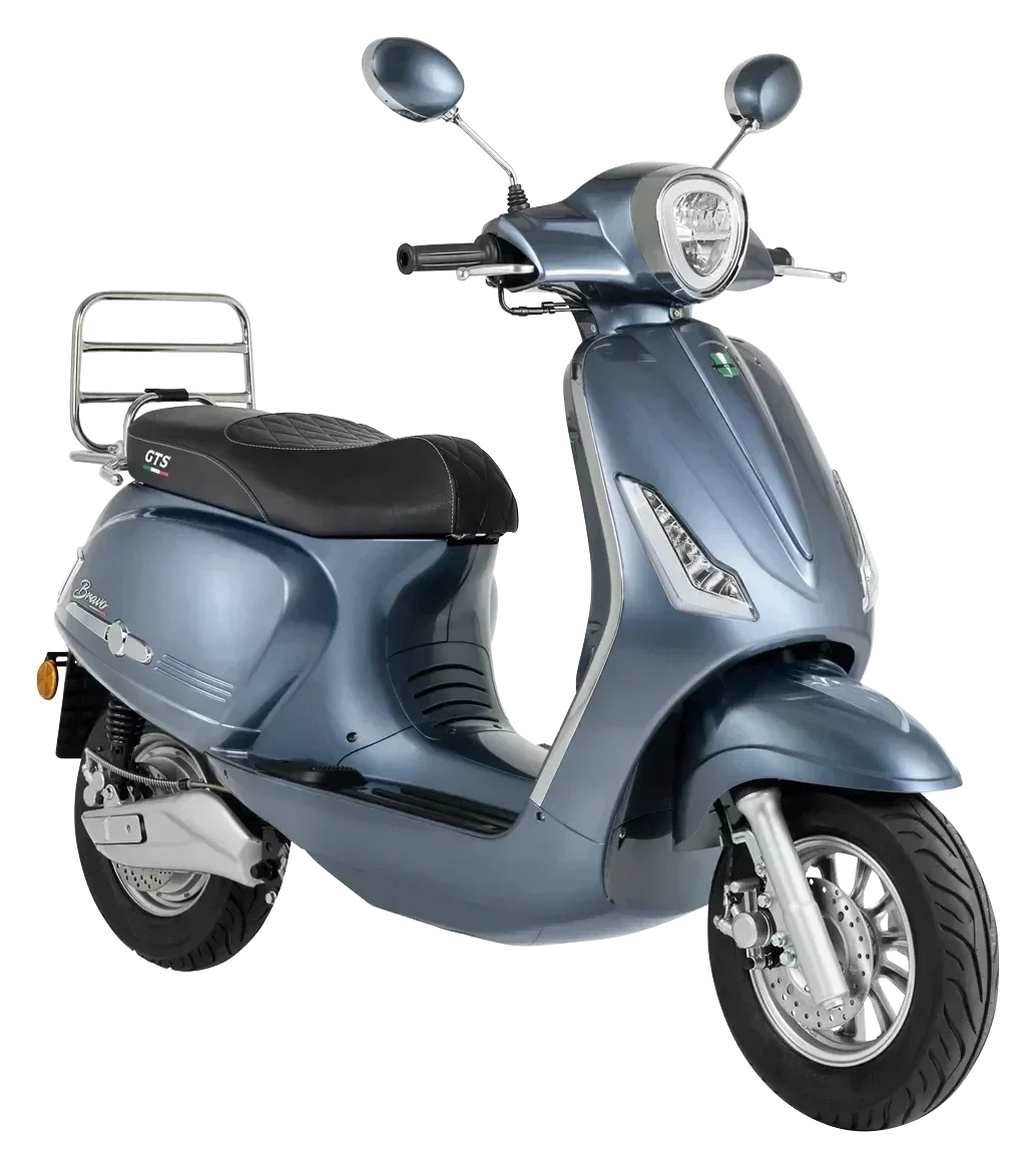GTS E-Bravo in Byron Blue, driekwart vooraanzicht